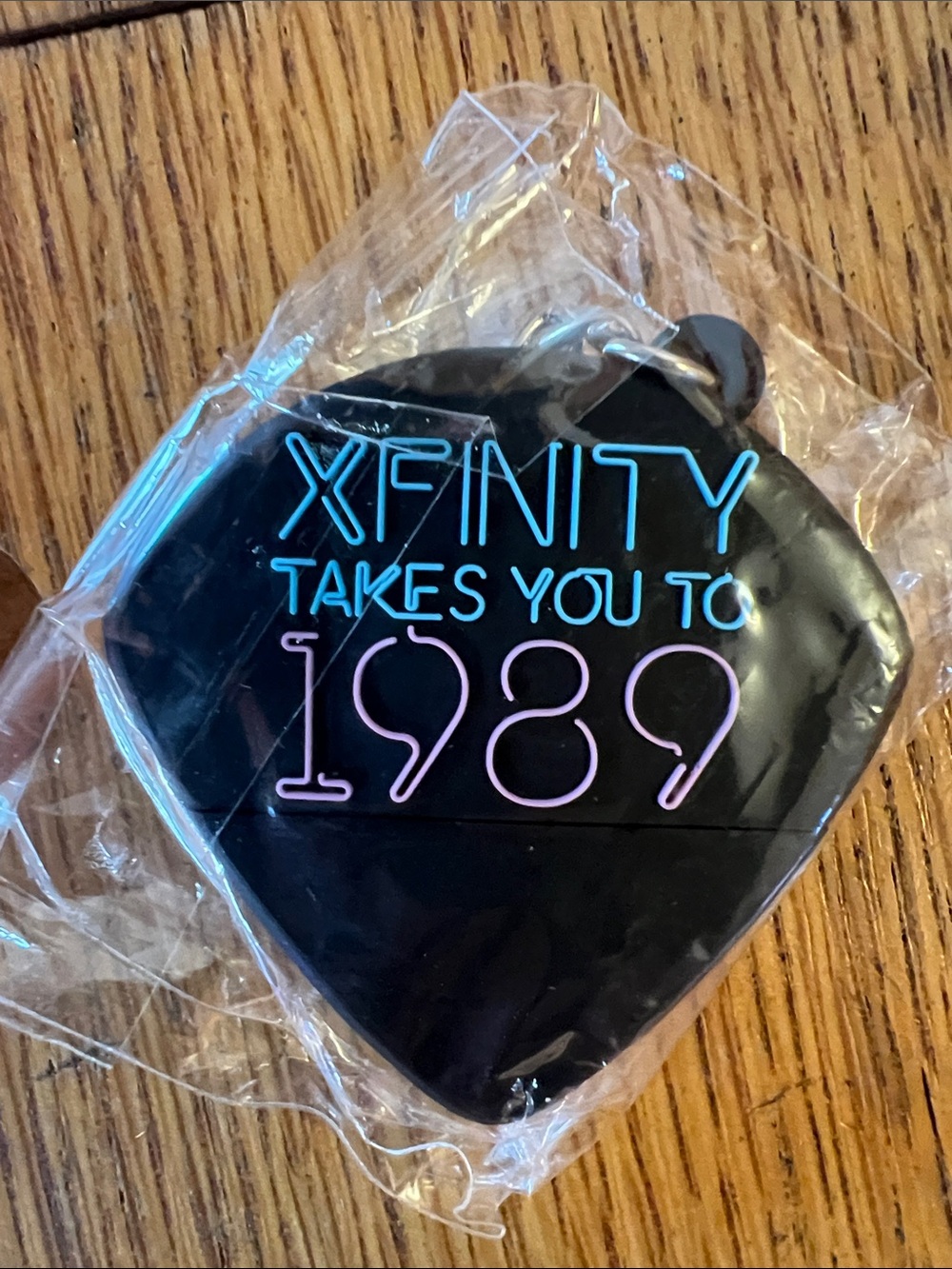 🎸 Taylor Swift 1989 World Tour Xfinity USB Keychain Flash Drive NEW + Bonus Keds